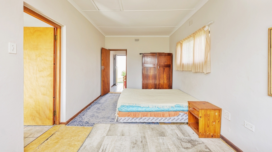 4 Bedroom Property for Sale in Struisbaai Western Cape